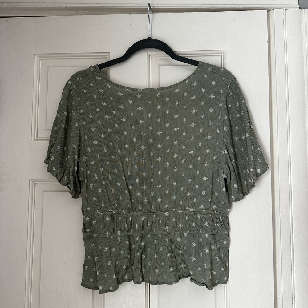 green patterned blouse - Picture 2 of 4